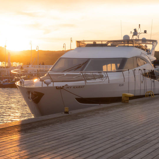 yacht-rental-2-nyi-13